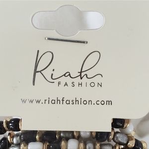 NEW RIAH FASHION LAYERED BLACK AND GOLD STRETCH BRACELET